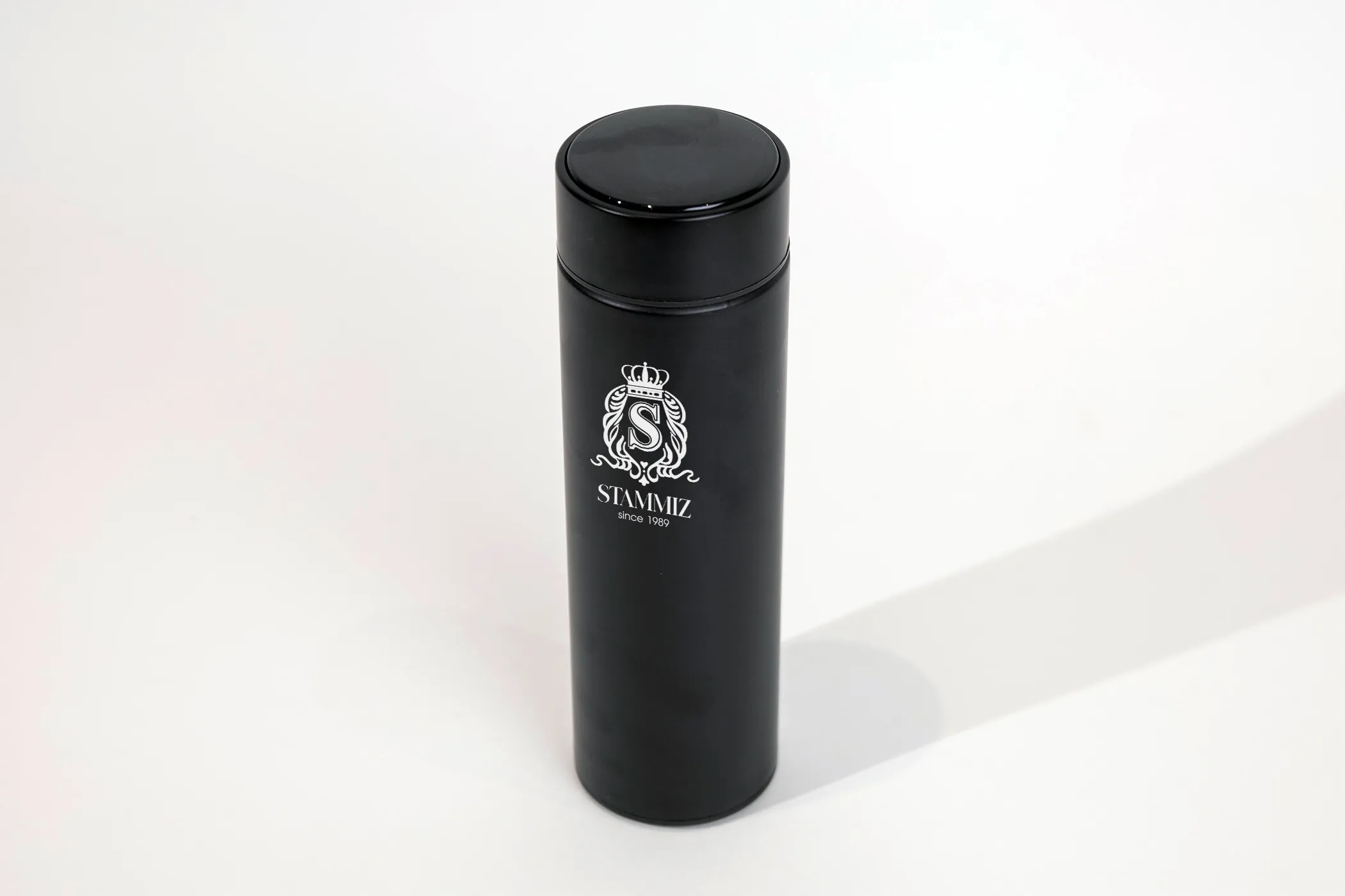 กระบอกน้ำสแตนเลสเก็บอุณภูมิ มี LED แสดงอุณหภูมิ ความจุ 600 มล.