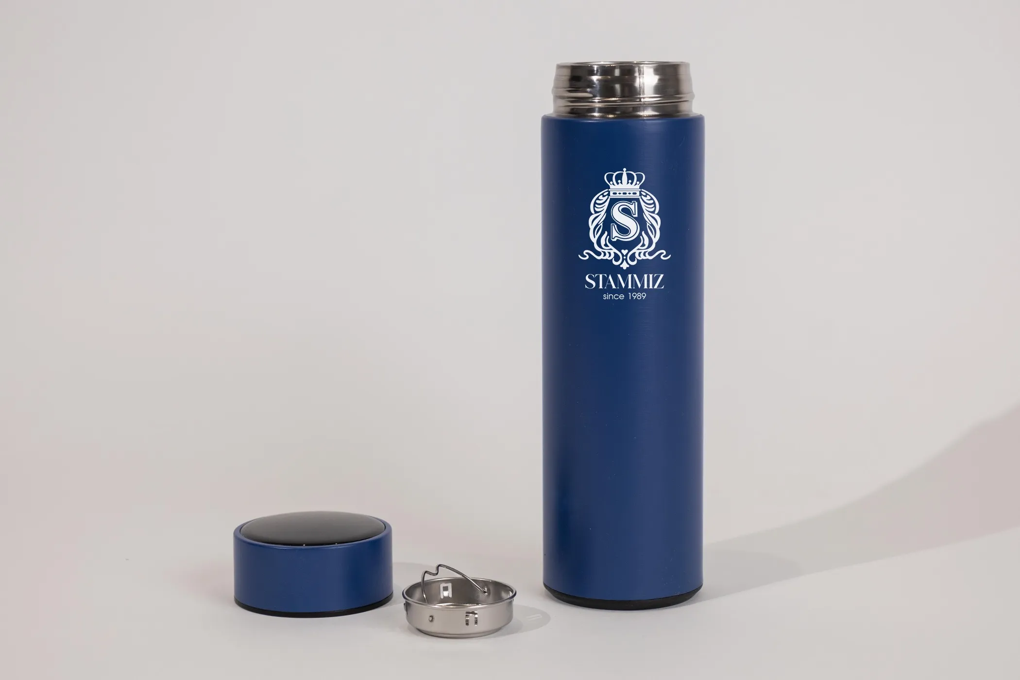 กระบอกน้ำสแตนเลสเก็บอุณภูมิ มี LED แสดงอุณหภูมิ ความจุ 600 มล.